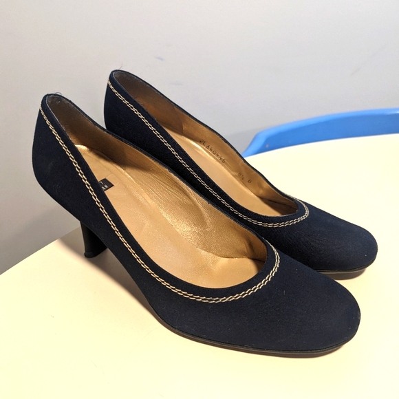 Stuart Weitzman Classic Dark Navy Blue Pumps Women's Size 8.5 - Picture 1 of 7